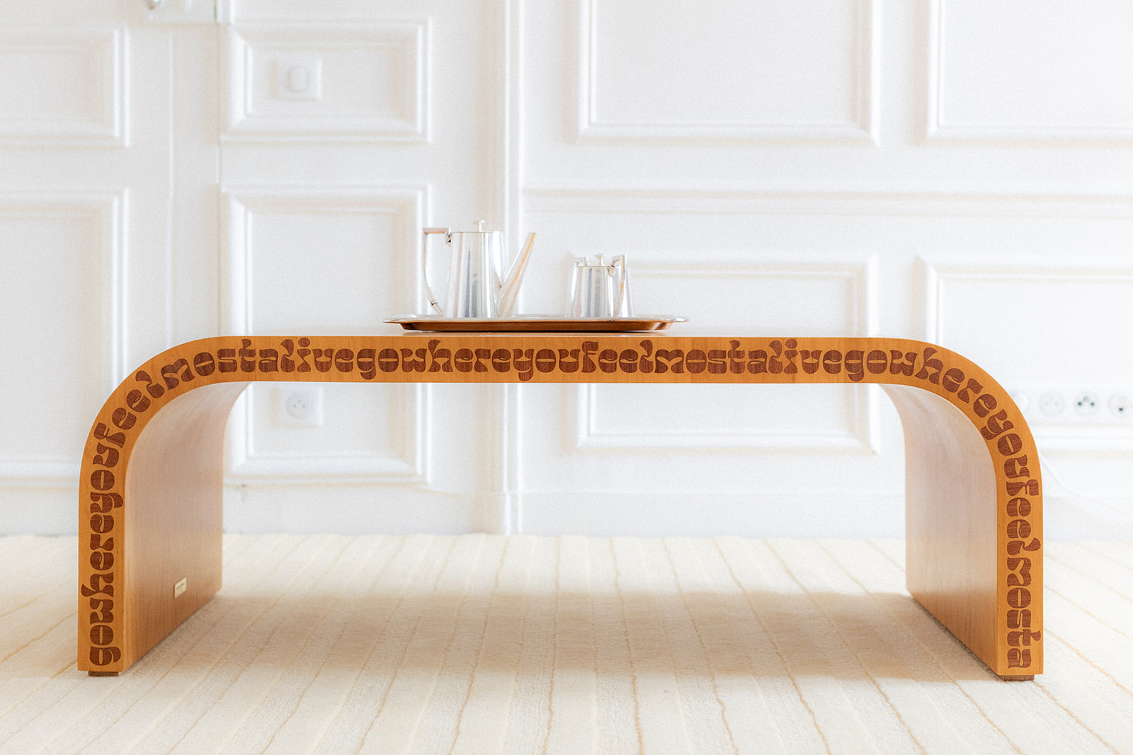 Anaïs Savenier — Tables basses cintrées